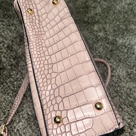 Chic Crocodile-Embossed Tote with Gold Accents NWOT - Picture 6 of 6